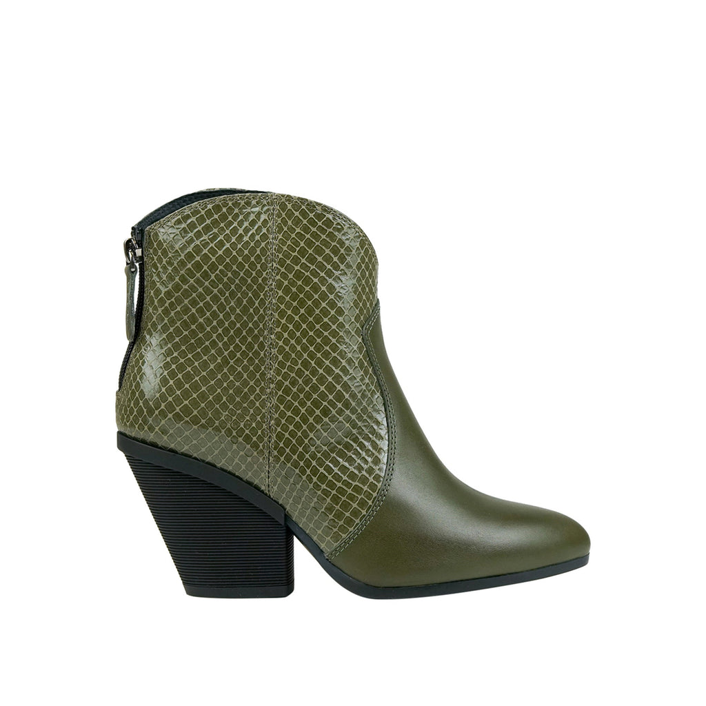 Hogan Leather Ankle Boots in GREEN