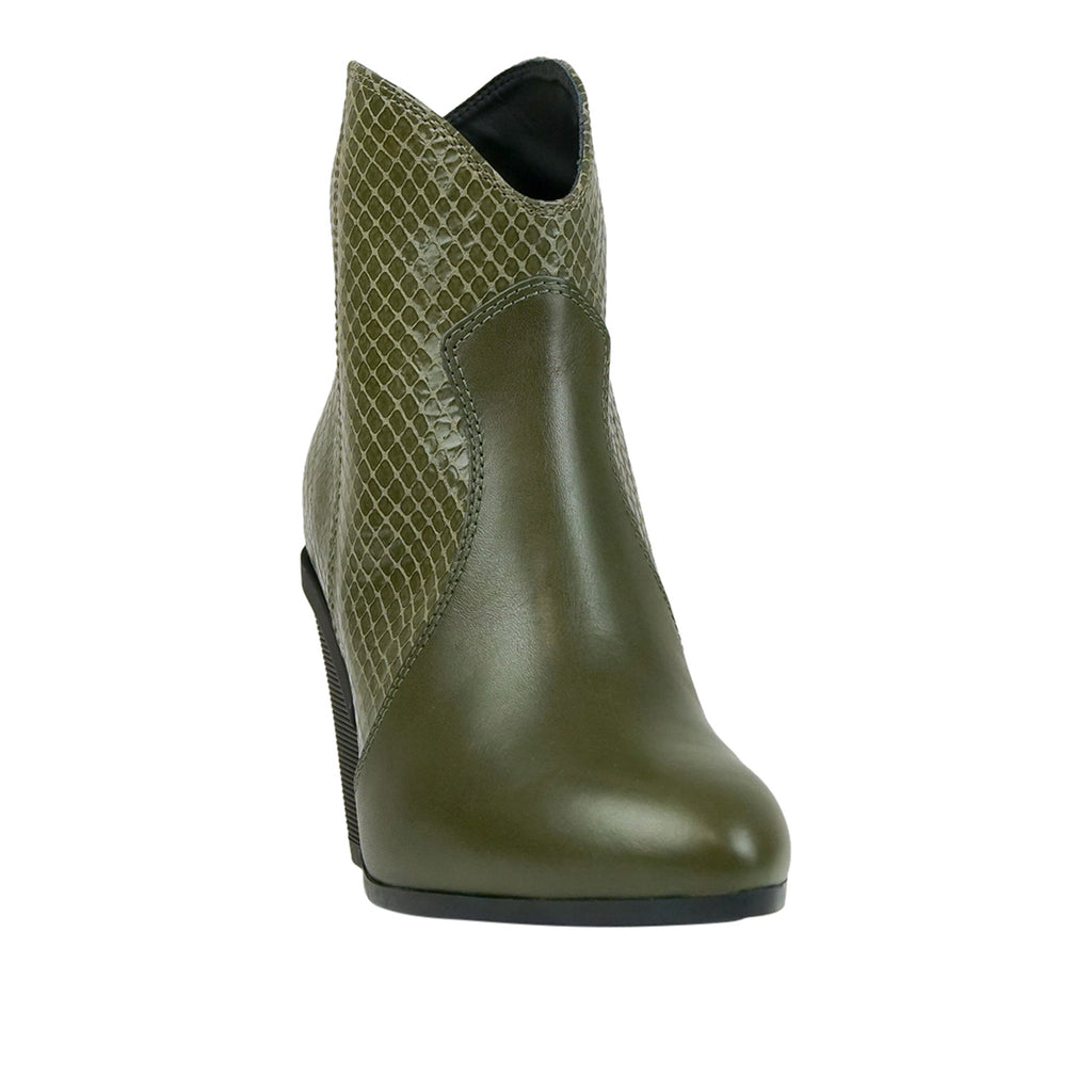 Hogan Leather Ankle Boots in GREEN