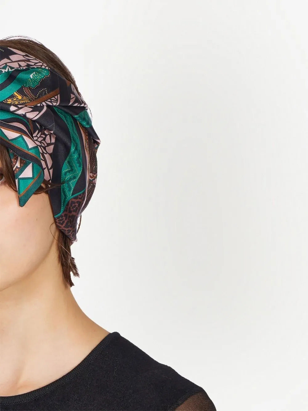 Ferragamo Ba Nodonirva Scarf in Black,Green