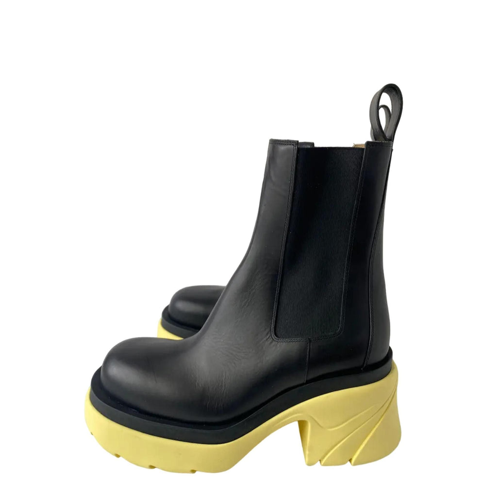 Bottega Veneta Contrast Sole Platform Chelsea Boots in BLACK