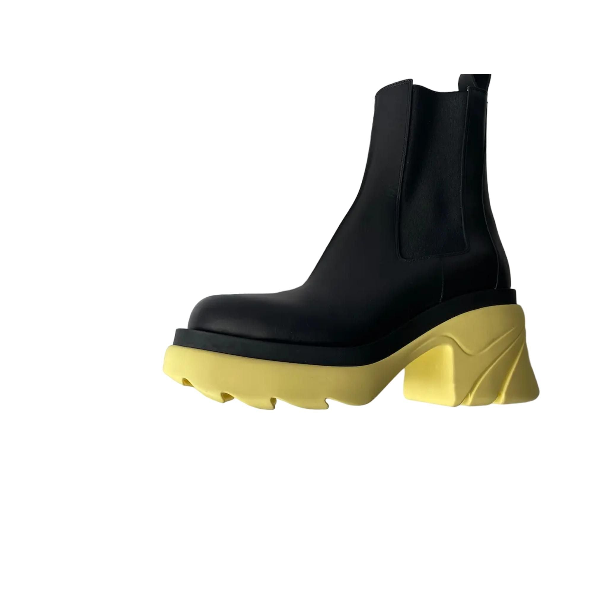 Bottega Veneta The Flash Chelsea Boots Black/Yellow