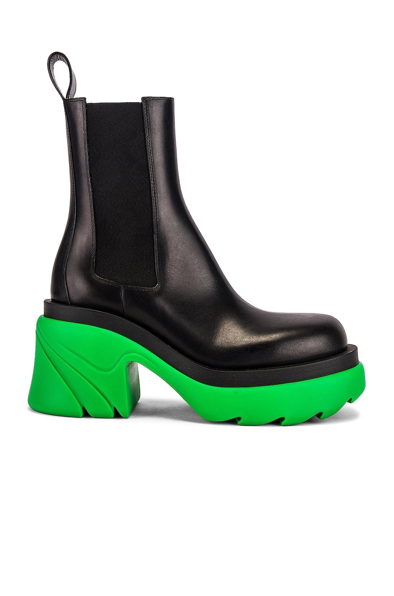 Bottega Veneta The Flash Chelsea Boots in Black/Pink