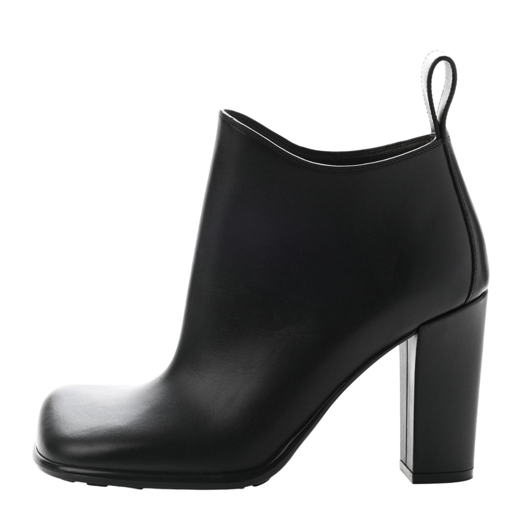 Bottega Veneta Heeled Leather Boots in BLACK